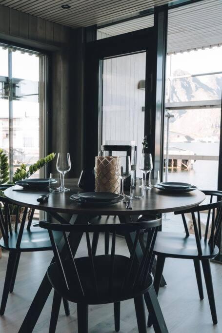 Seafront Apartment Henningsvaer Bagian luar foto