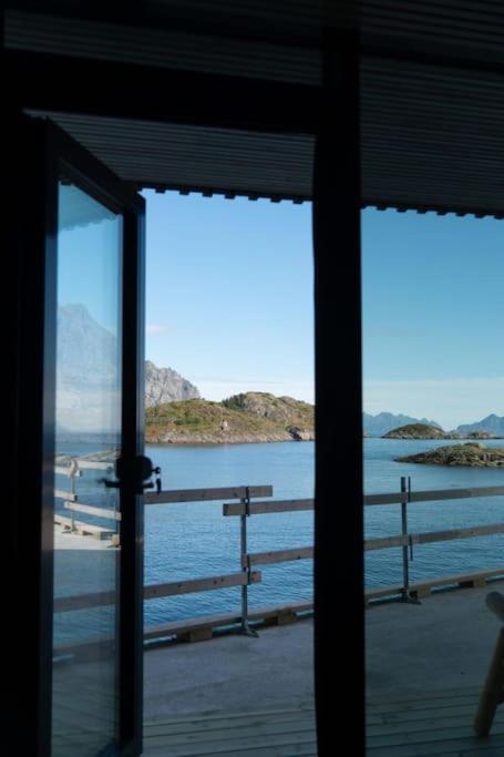 Seafront Apartment Henningsvaer Bagian luar foto