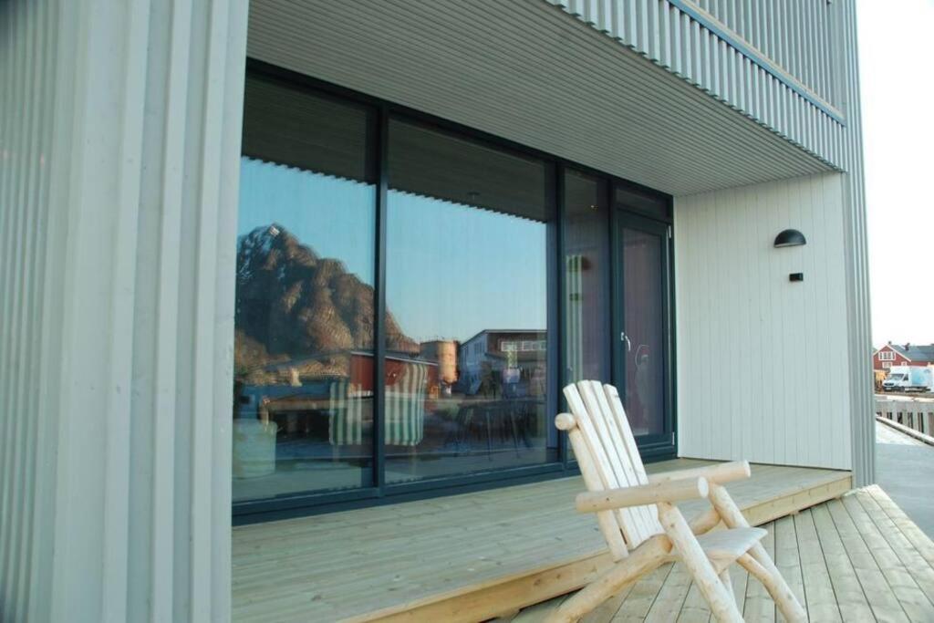 Seafront Apartment Henningsvaer Bagian luar foto