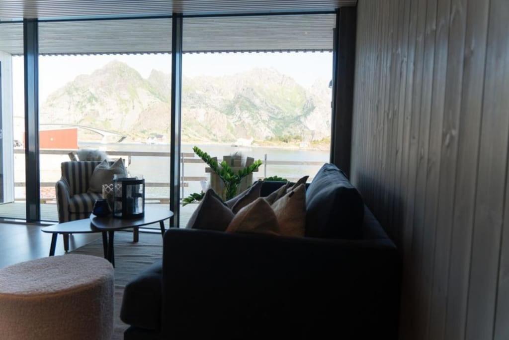 Seafront Apartment Henningsvaer Bagian luar foto