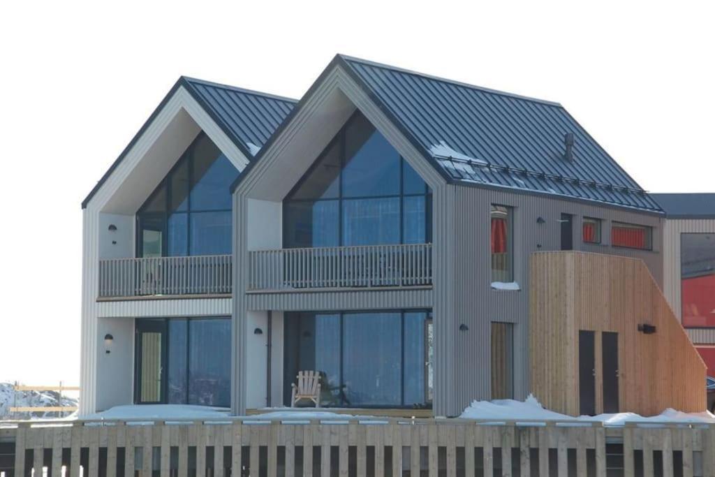 Seafront Apartment Henningsvaer Bagian luar foto