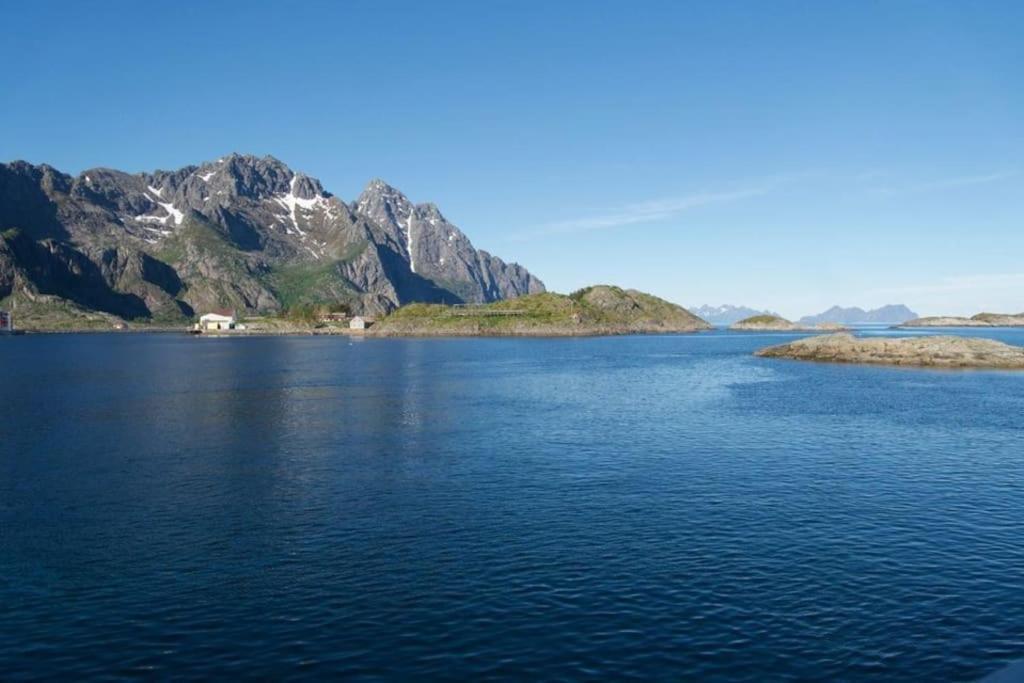 Seafront Apartment Henningsvaer Bagian luar foto