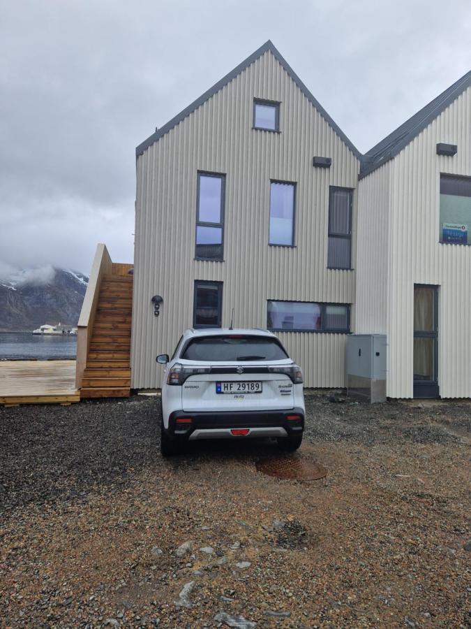 Seafront Apartment Henningsvaer Bagian luar foto