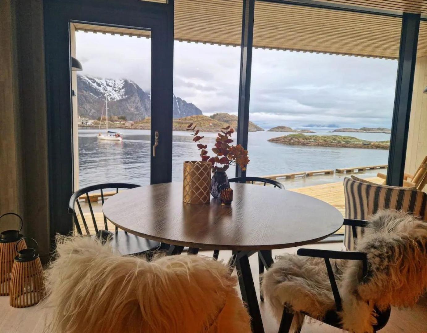 Seafront Apartment Henningsvaer Bagian luar foto