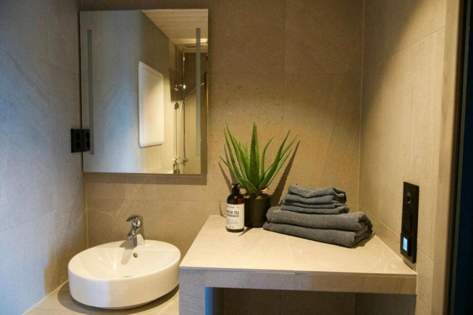 Seafront Apartment Henningsvaer Bagian luar foto