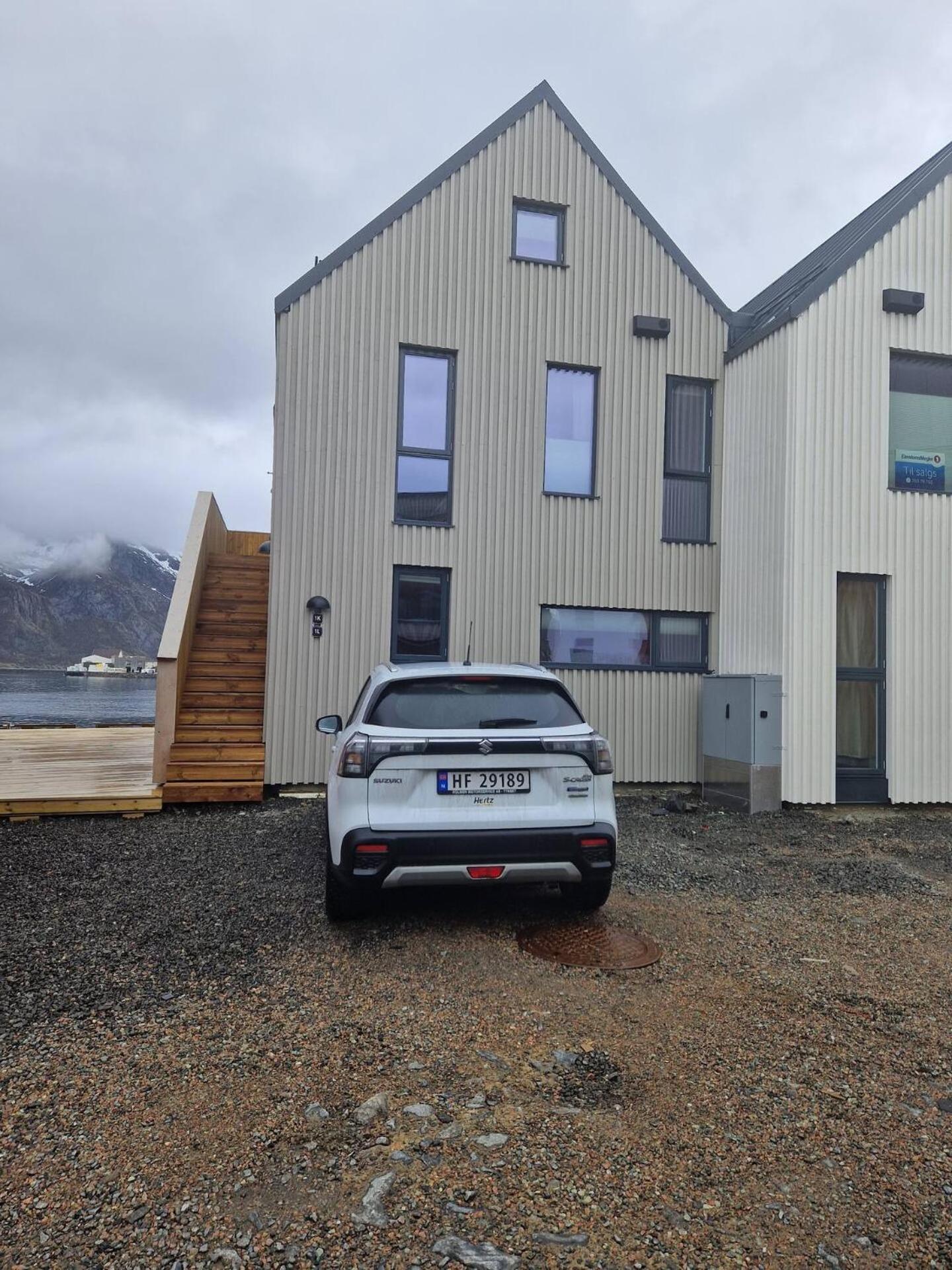 Seafront Apartment Henningsvaer Bagian luar foto
